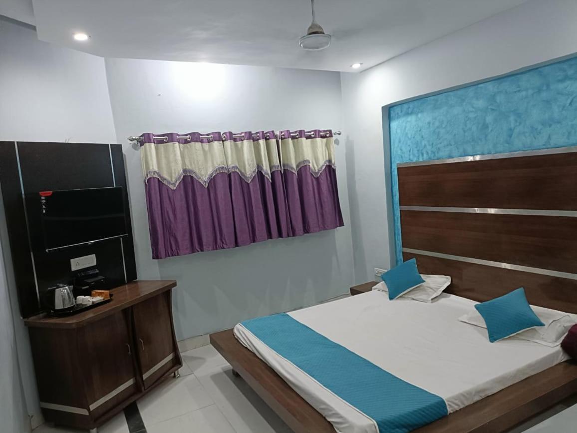 Hotel Krishna Residency Mahoba Экстерьер фото