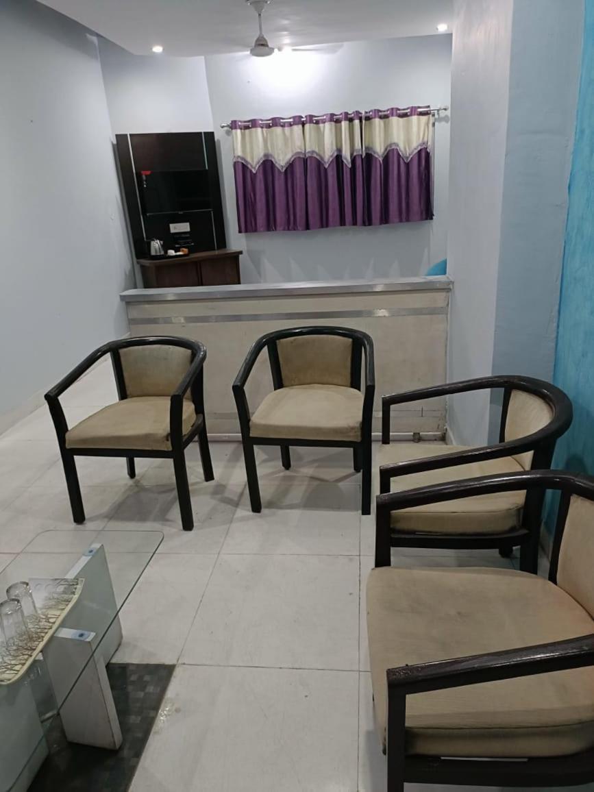 Hotel Krishna Residency Mahoba Экстерьер фото