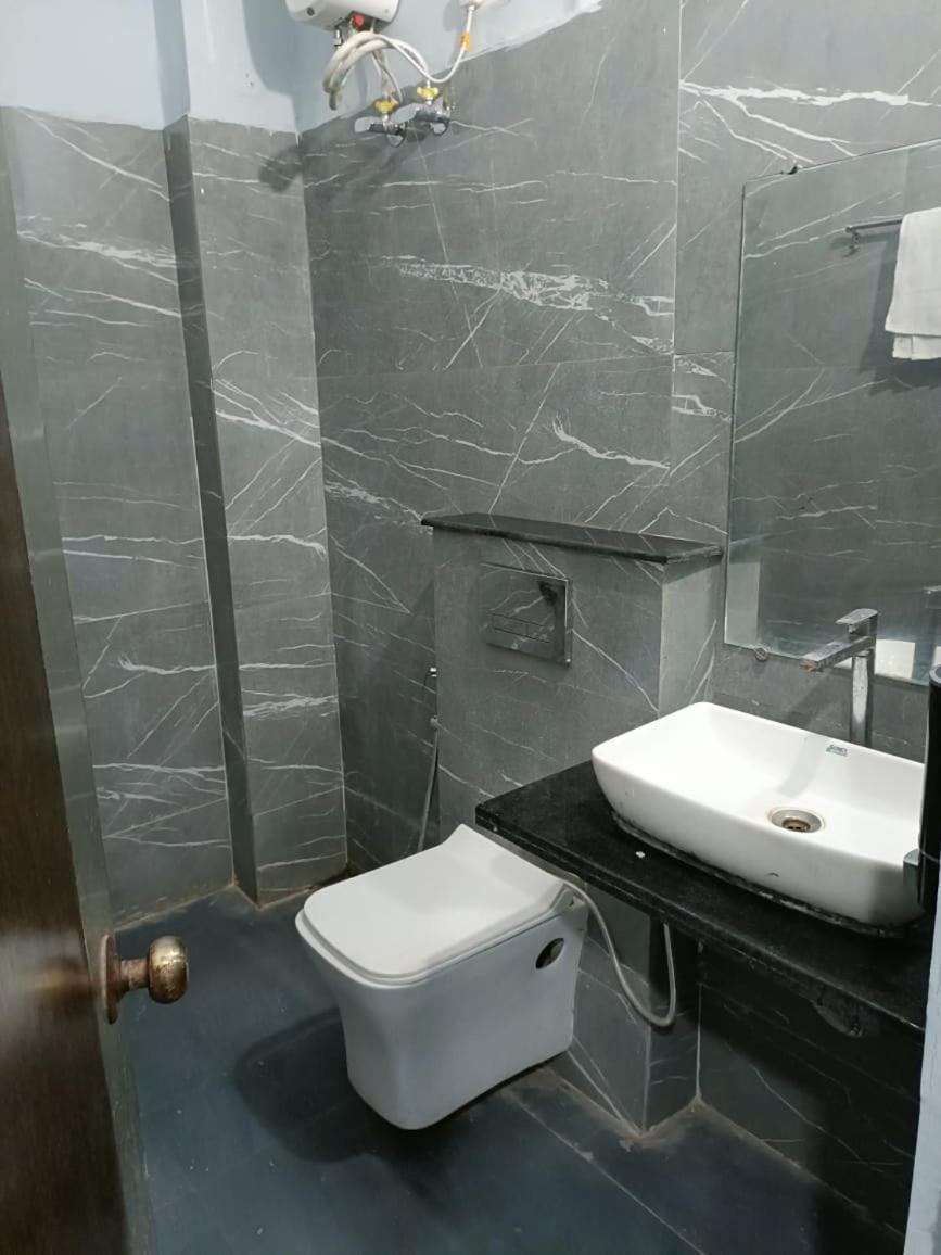 Hotel Krishna Residency Mahoba Экстерьер фото